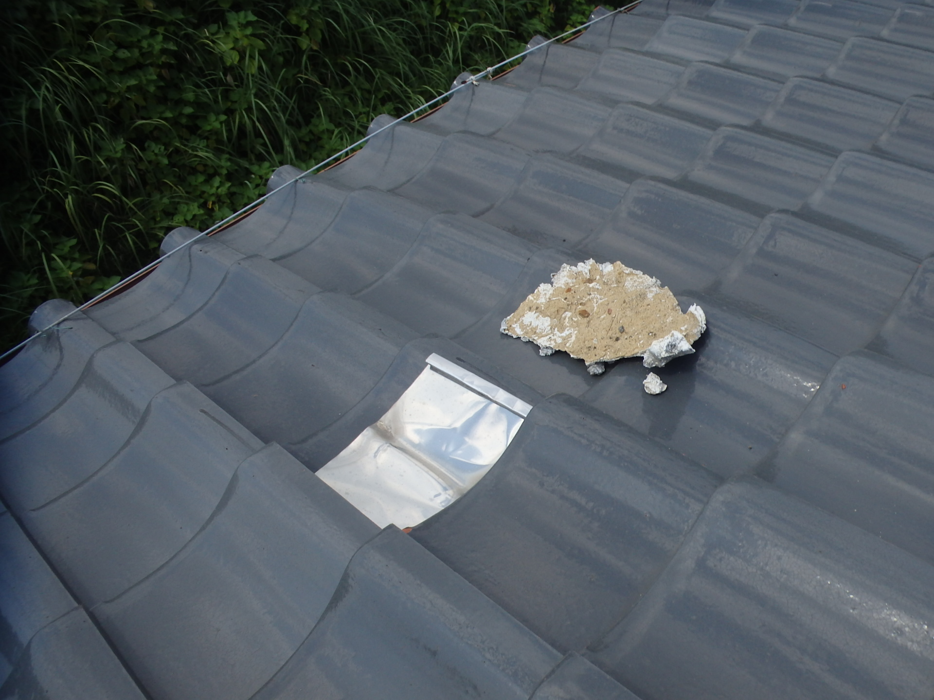 瓦屋根の漆喰落下状況