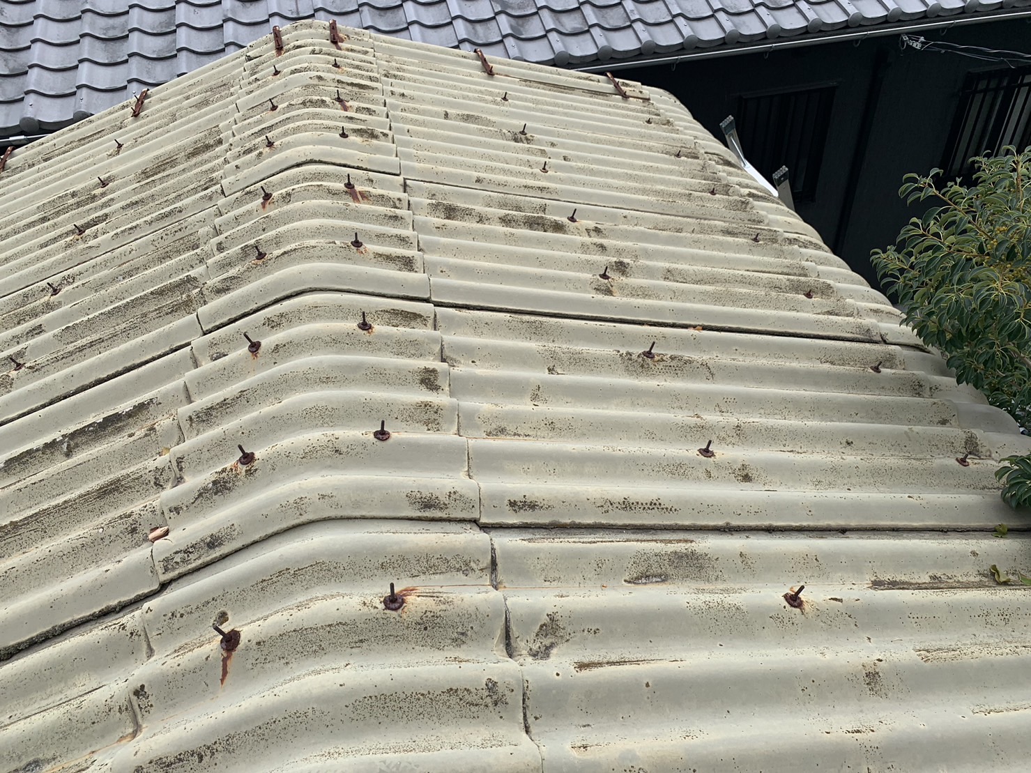 四日市市スレート屋根材の倉庫状態確認