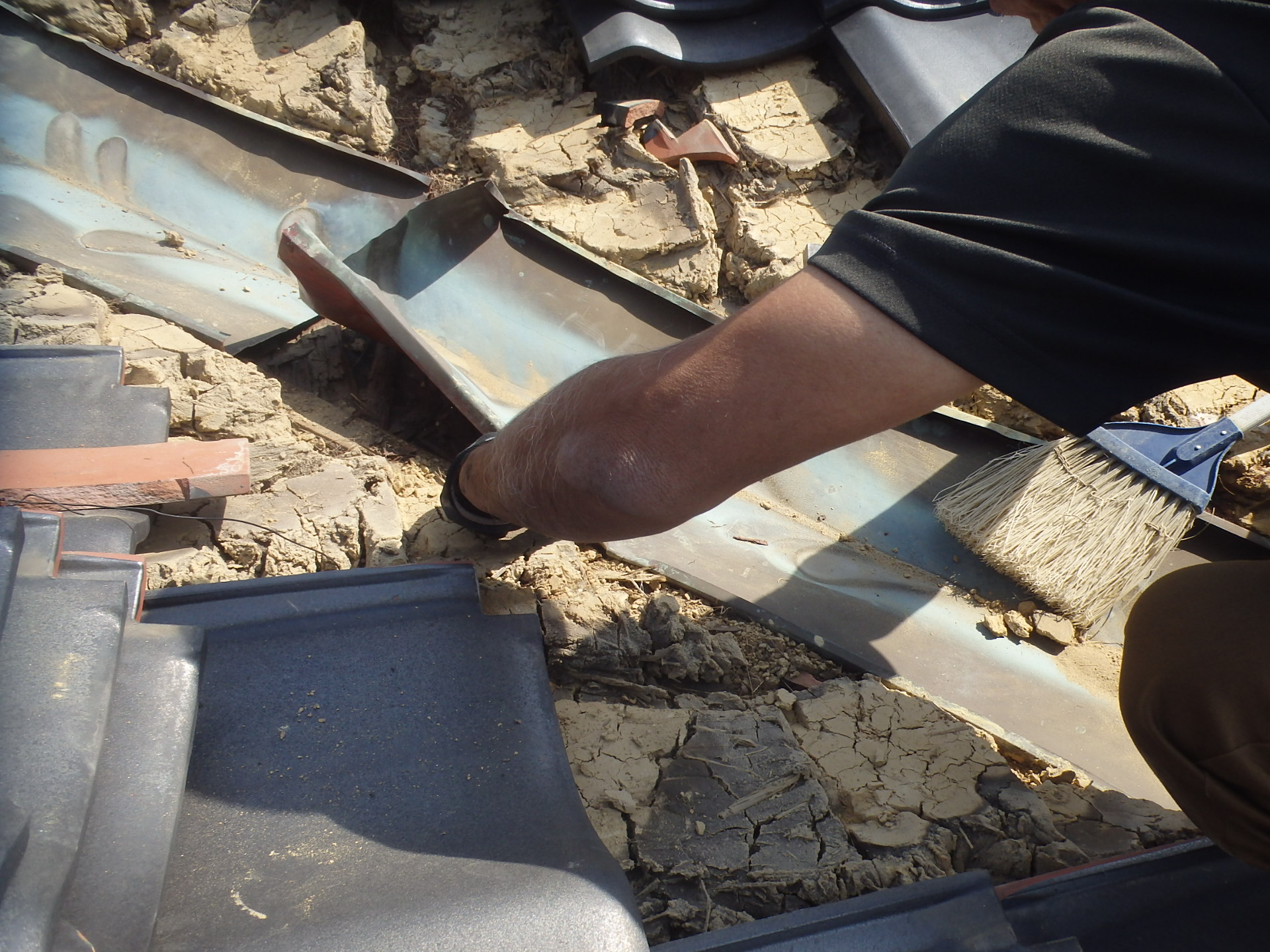 屋根瓦の板金材料、谷樋板金