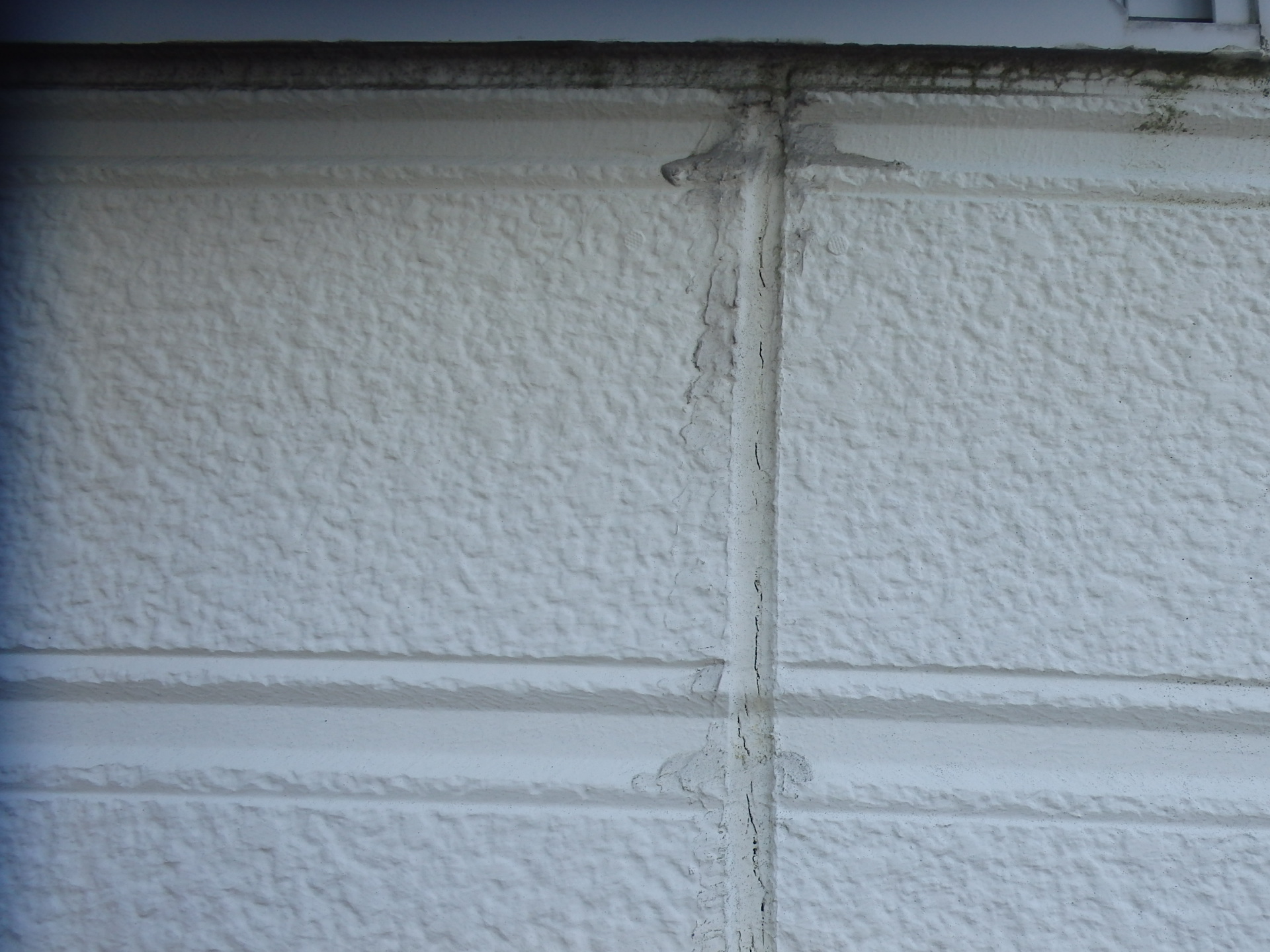 桑名市のお宅の外壁コーキング劣化状況