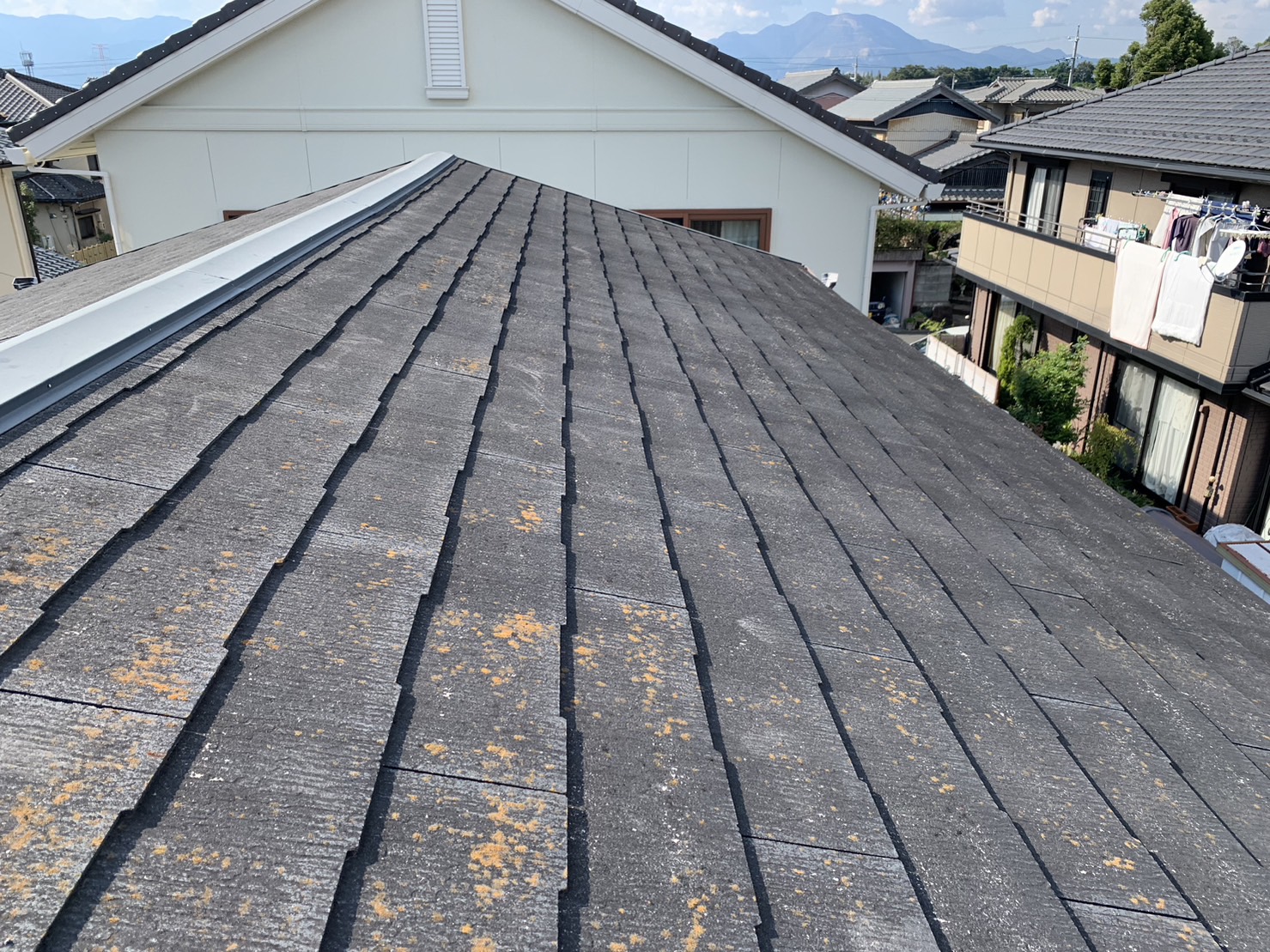 東員町の方へ二階屋根の劣化状態