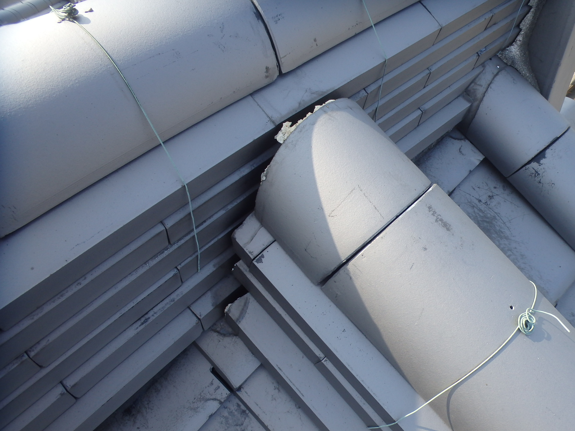 四日市市、屋根瓦漆喰の剥がれ状況