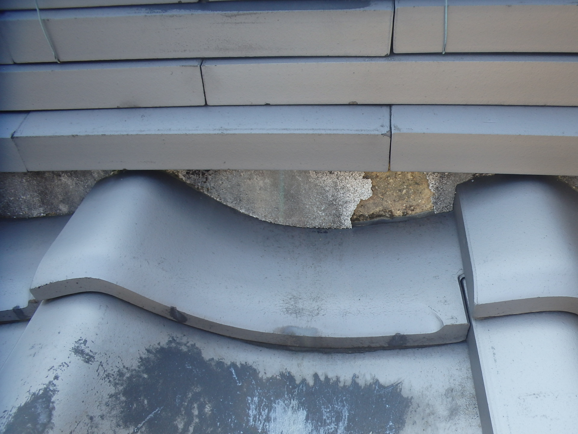 四日市市の瓦屋根漆喰の剥がれ状況