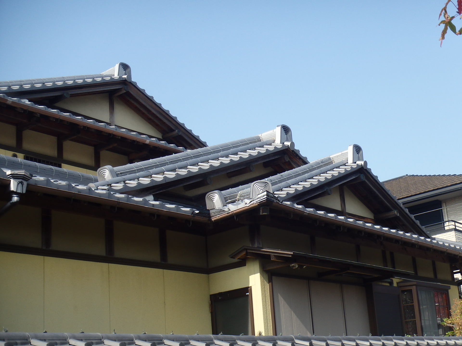 四日市市立派な日本家屋入母屋