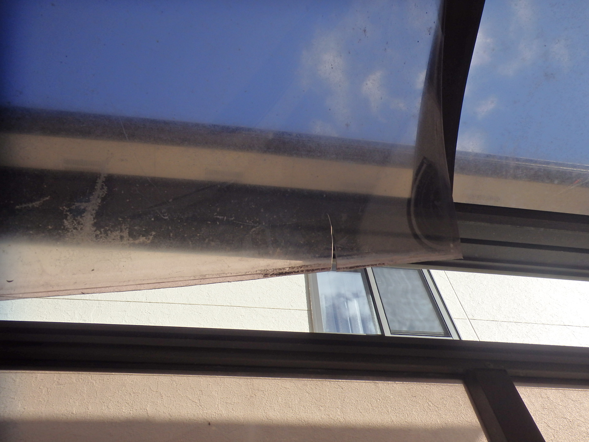 テラス屋根の破損2四日市市にて