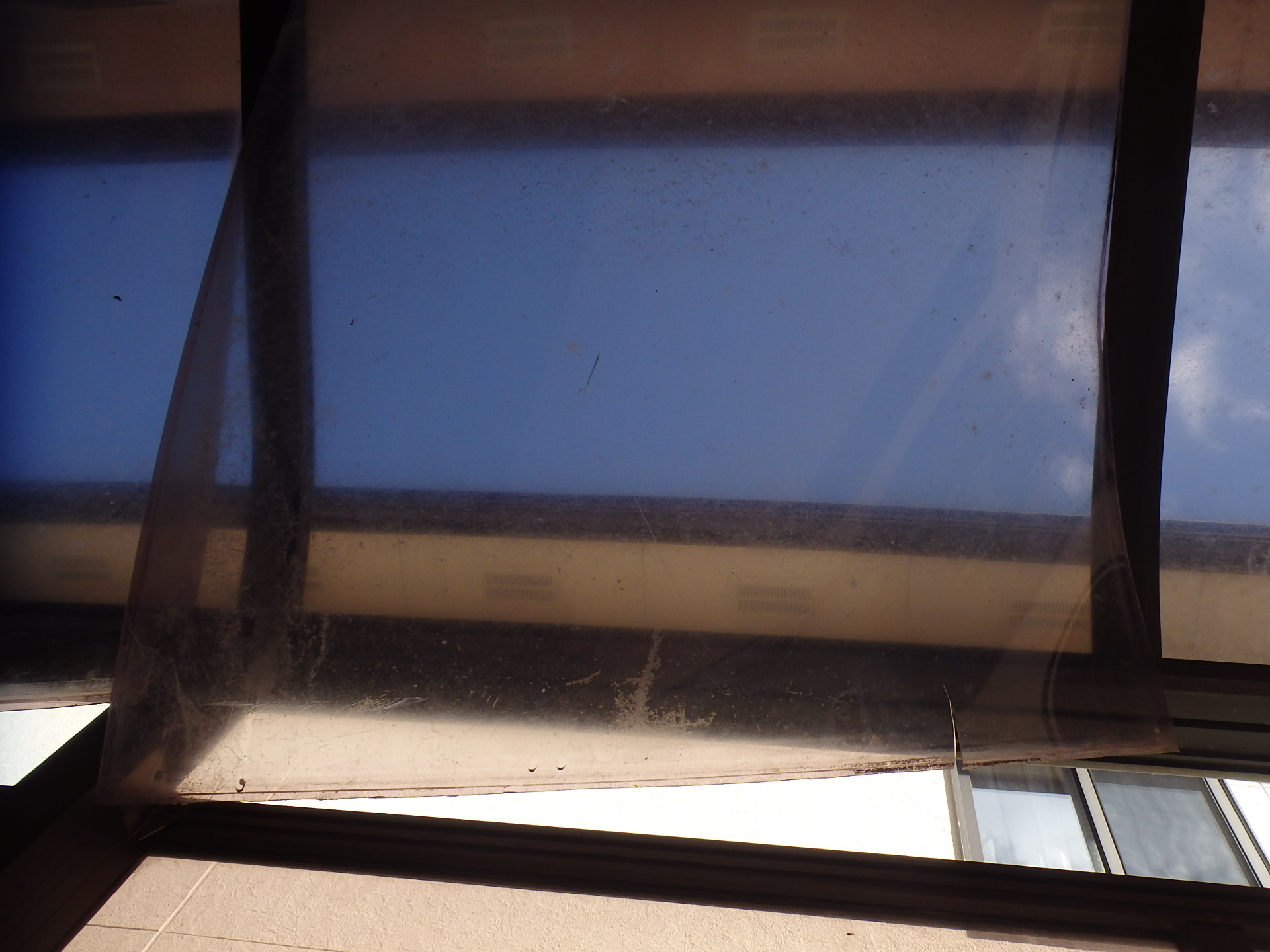 テラス屋根の破損3四日市市にて