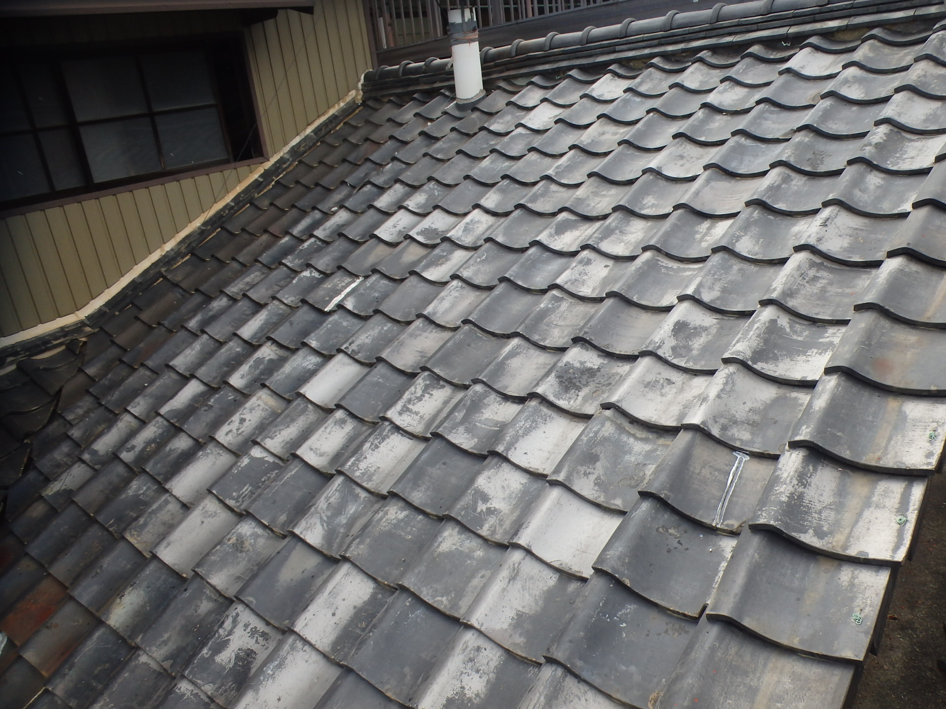 桑名市の古民家瓦屋根、一階瓦屋根の状態