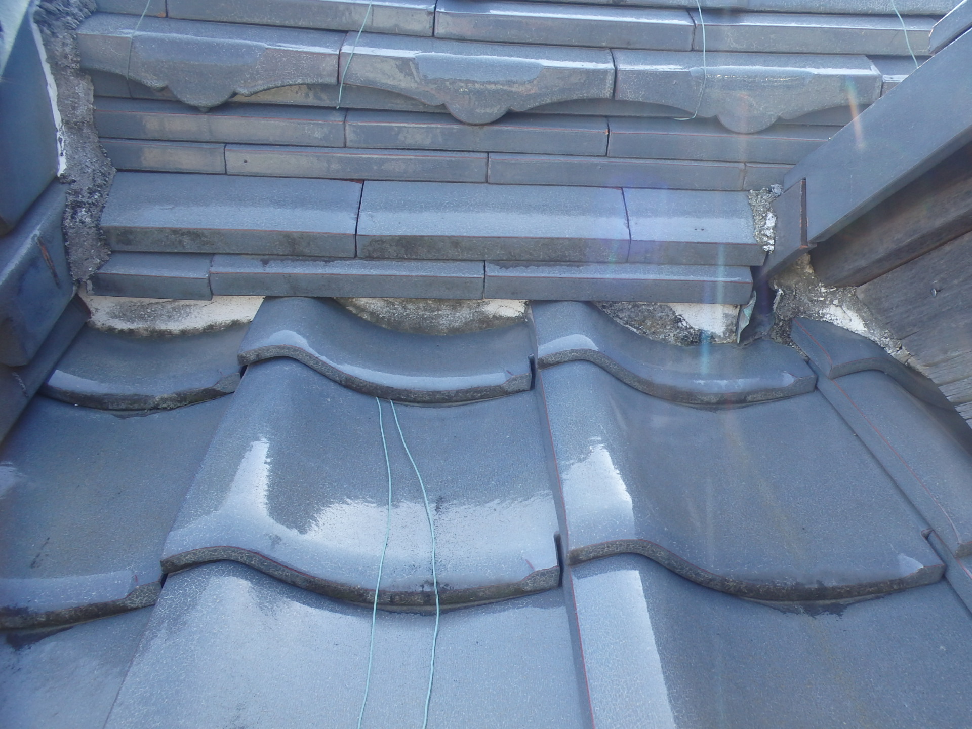 四日市市の2階棟瓦の漆喰劣化状況