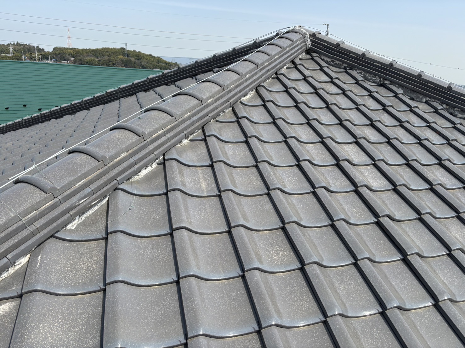 四日市市桜花台の宝形瓦屋根の点検