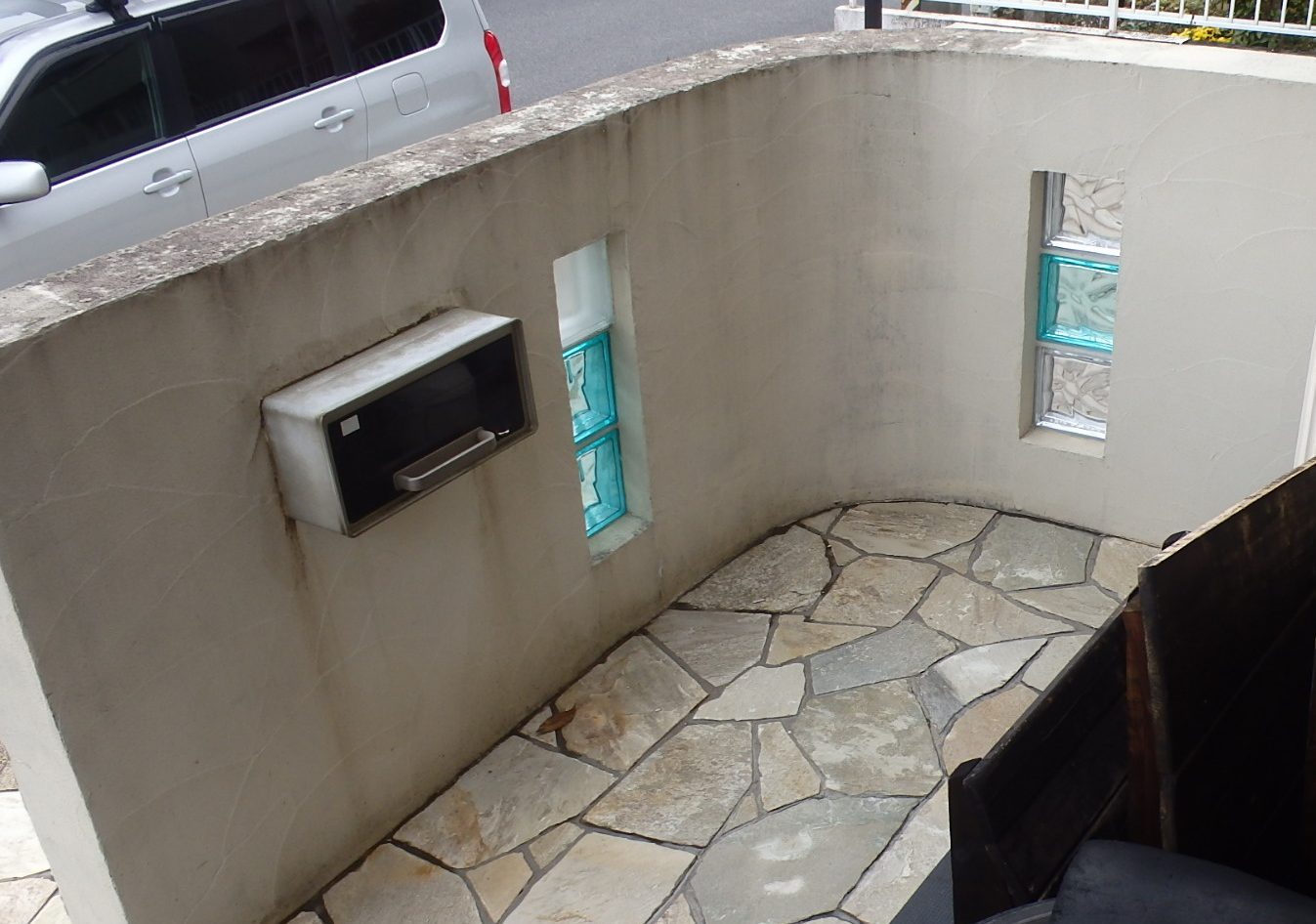 鈴鹿市のお宅、外構部分の汚れ状況4