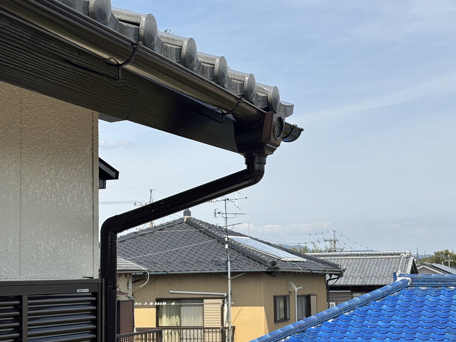 菰野町雨樋破損、落雪で集水器破損３