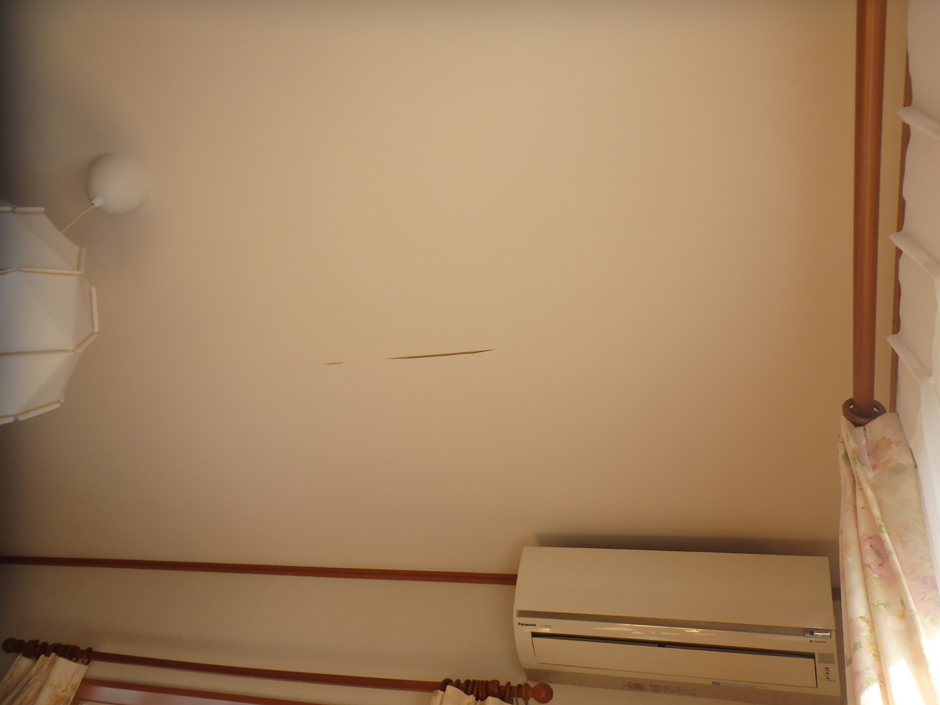 四日市市の雨漏れした天井写真