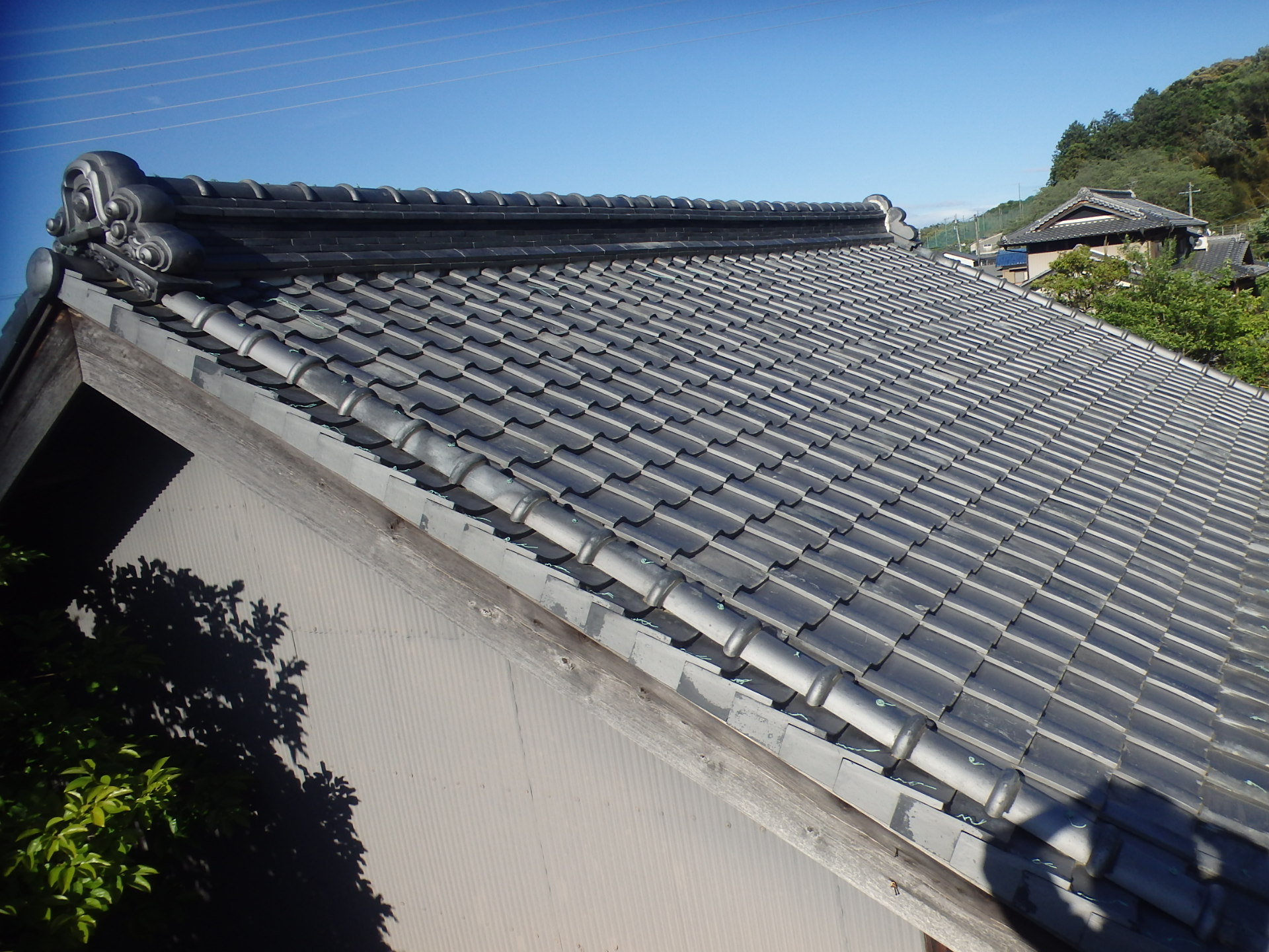 桑名市の日本家屋にて立派な古い瓦屋根