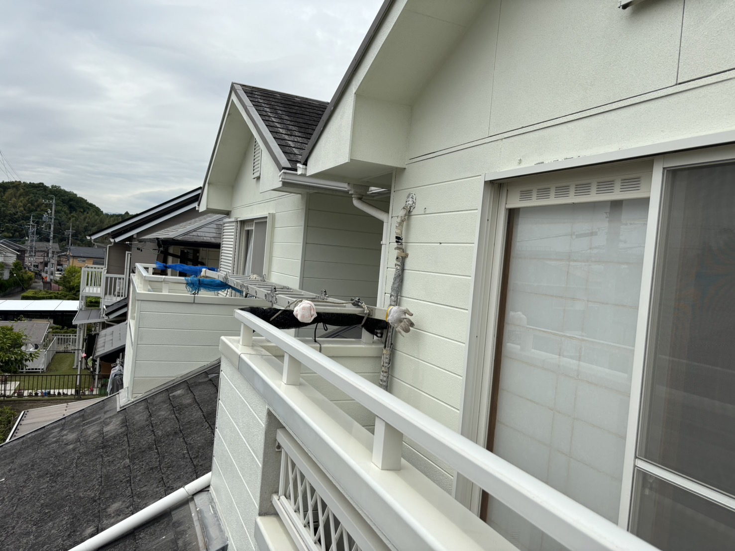 四日市市伊坂台劣化したコロニアル屋根のお宅、住宅診断