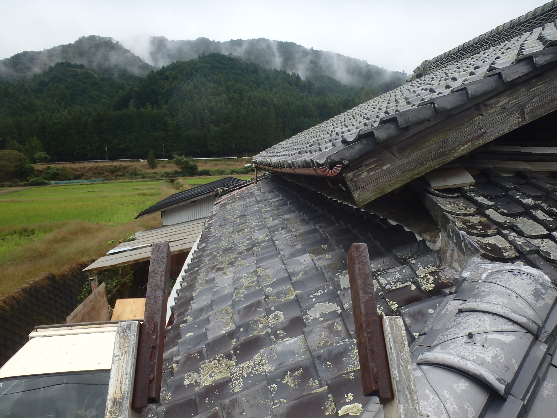 津市美杉町の古民家屋根の劣化した状態２