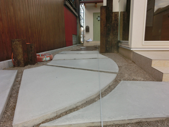 A様邸・A様店舗の外構工事3　曲線の伸縮目地を入れたコンクリート