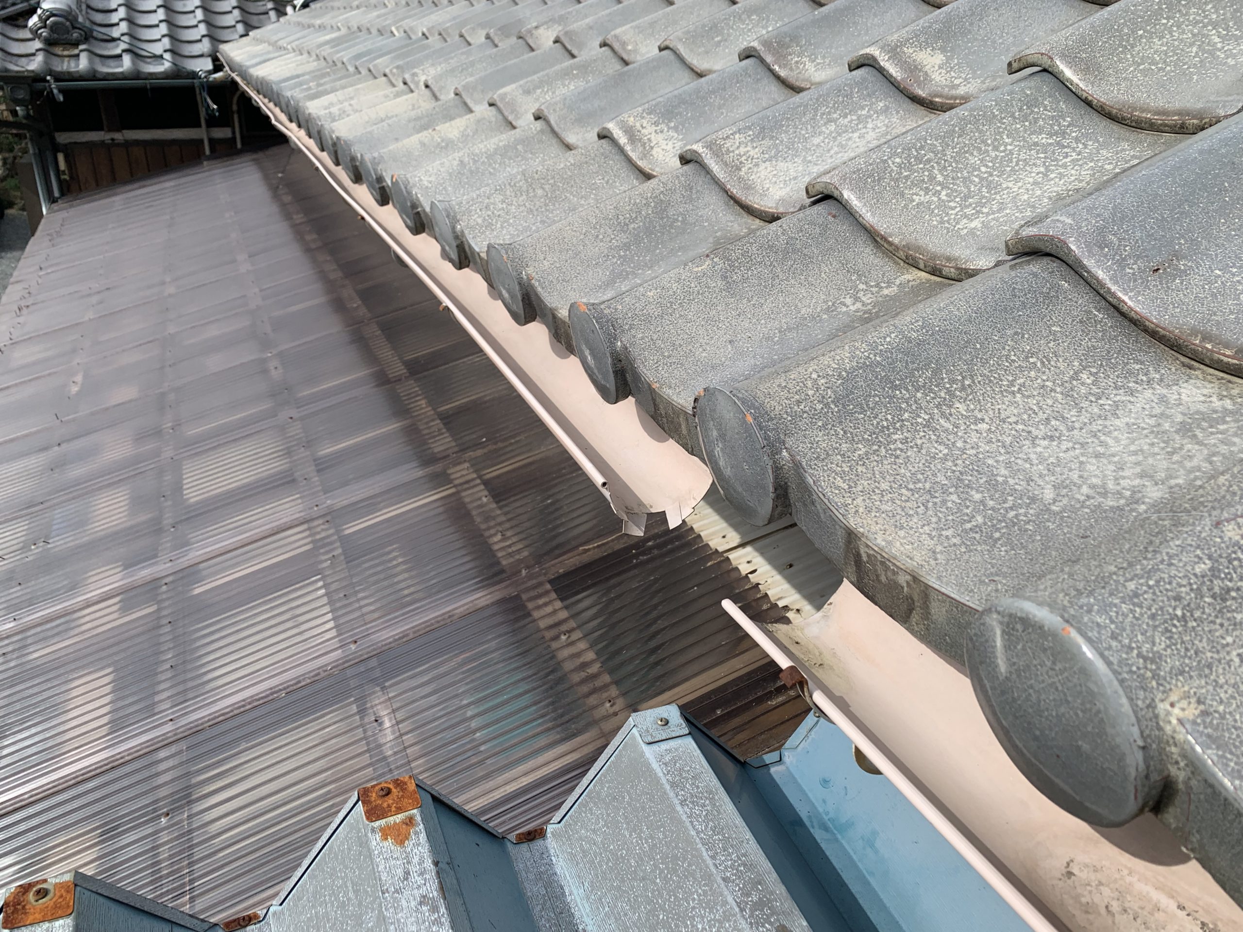 菰野町、雪で壊れた雨樋