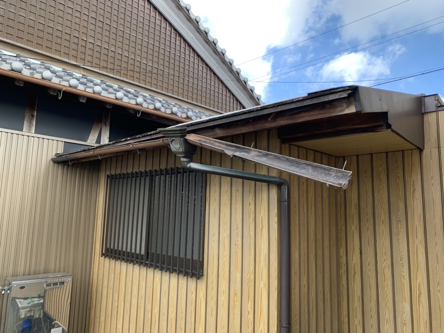 鈴鹿市の雨樋破損、雪害、火災保険