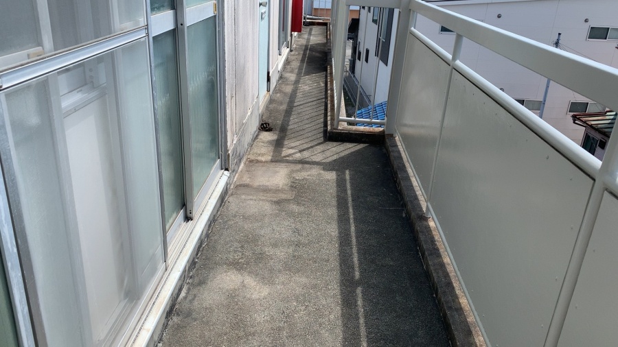 四日市、雨漏れ、べらんだ　　