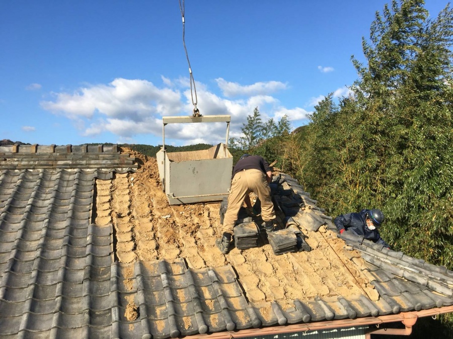 湿式瓦工法、瓦めくり