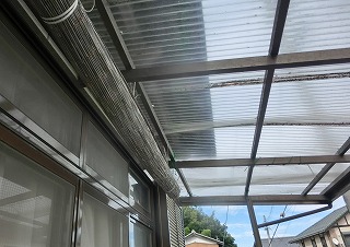 テラス屋根　ポリカーボネート波板　破損　街の屋根やさん四日市店　桑名