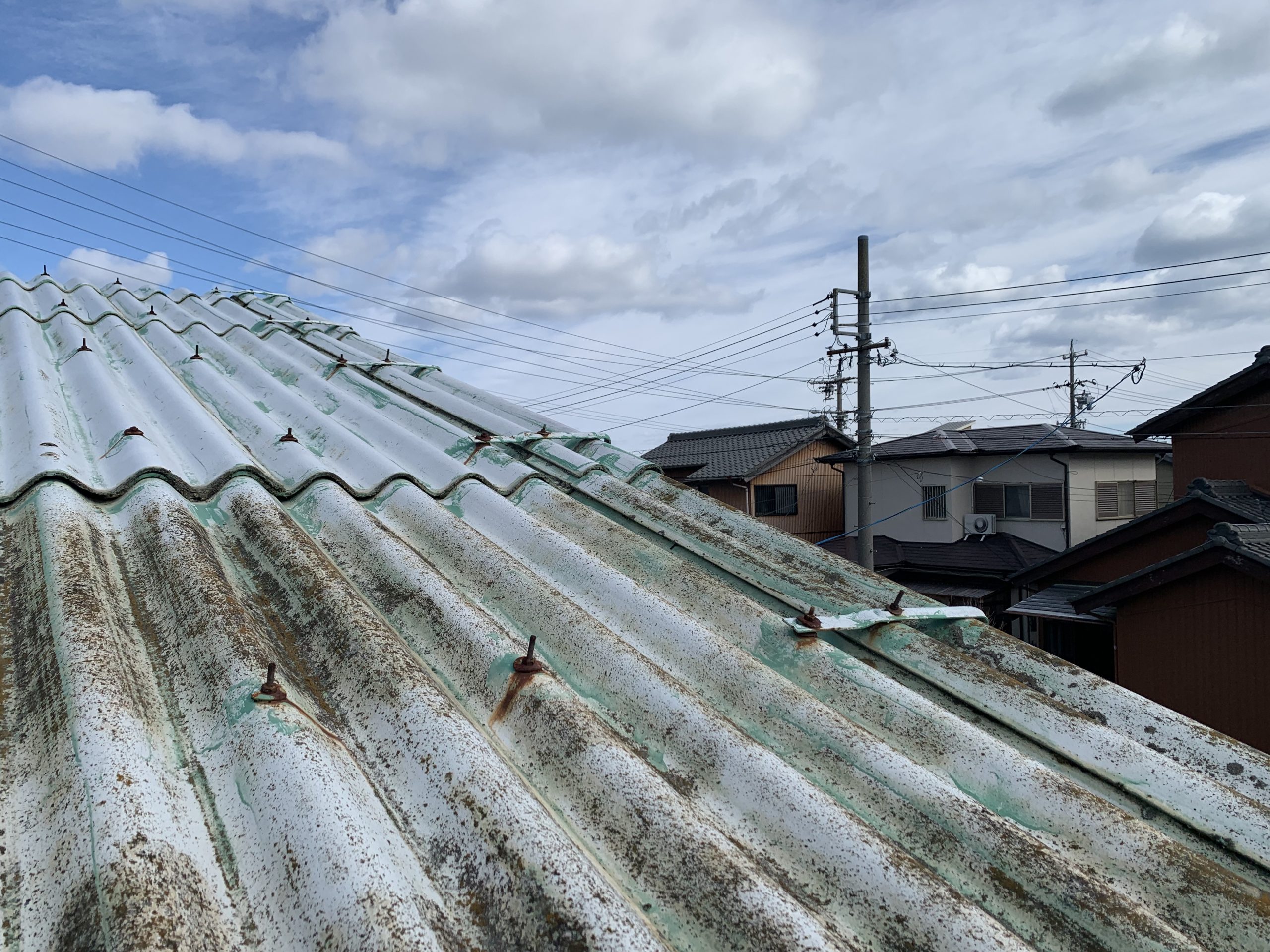川越町のスレート屋根のカバー工法前
