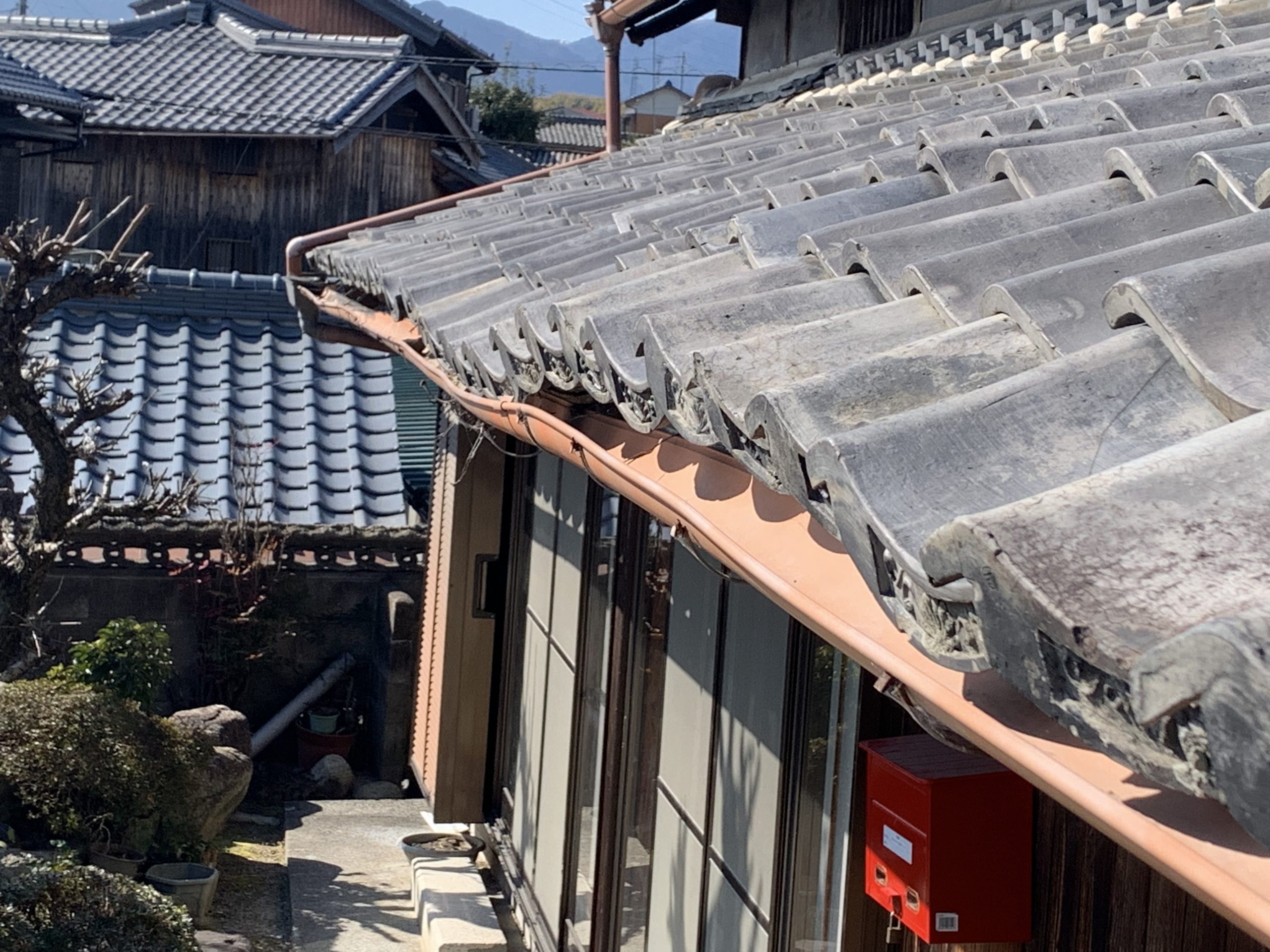 四日市市の雪害による屋根の損傷