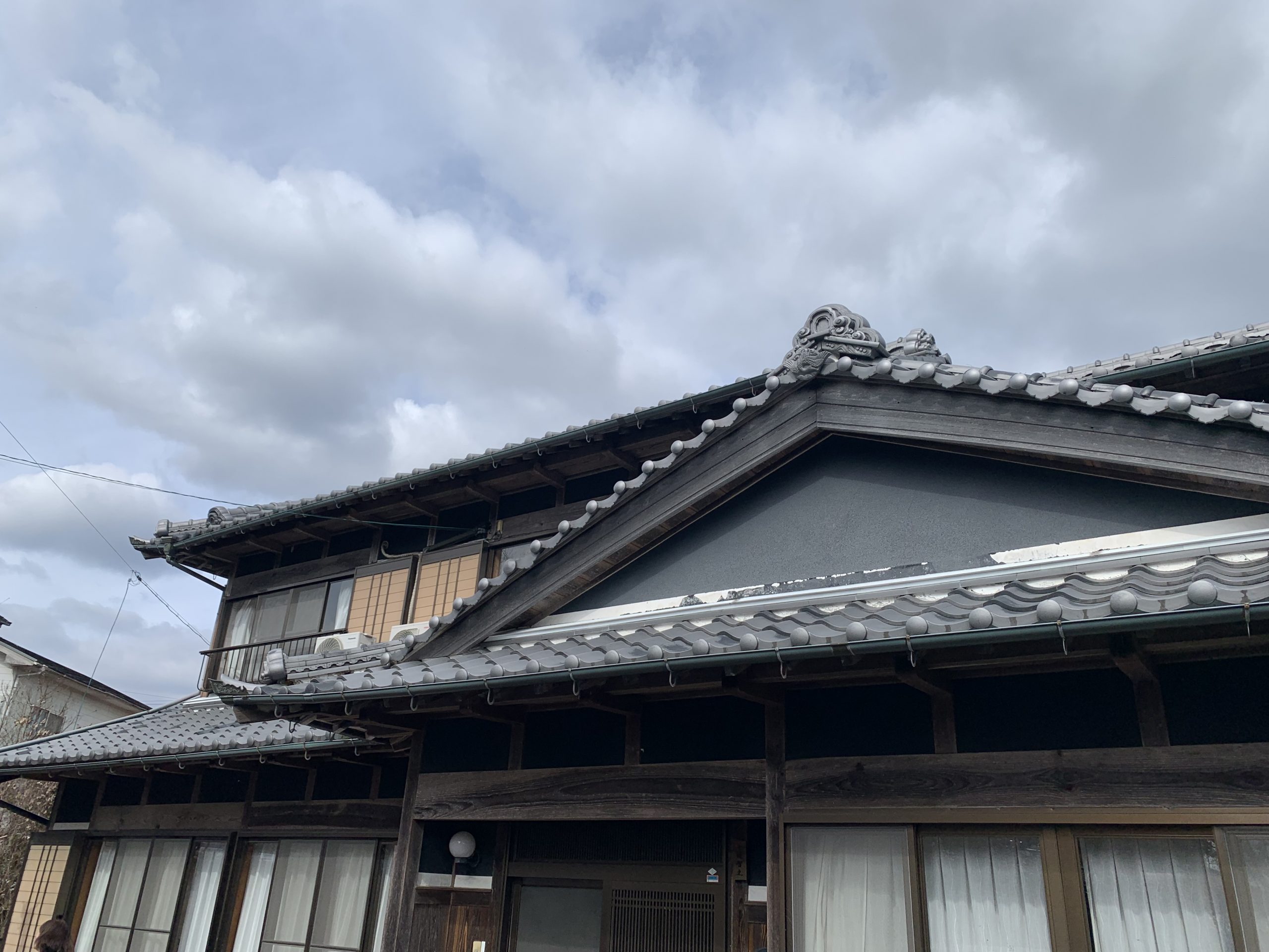 菰野町の雪による雨樋破損