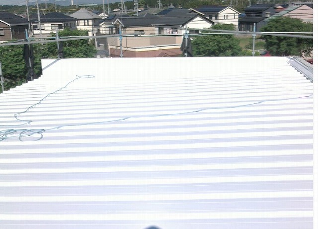 屋根　中村美容室　立平葺き　三晃式　ガルバリウム鋼板