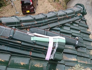 瓦ズレ応急処置　街の屋根やさん四日市店