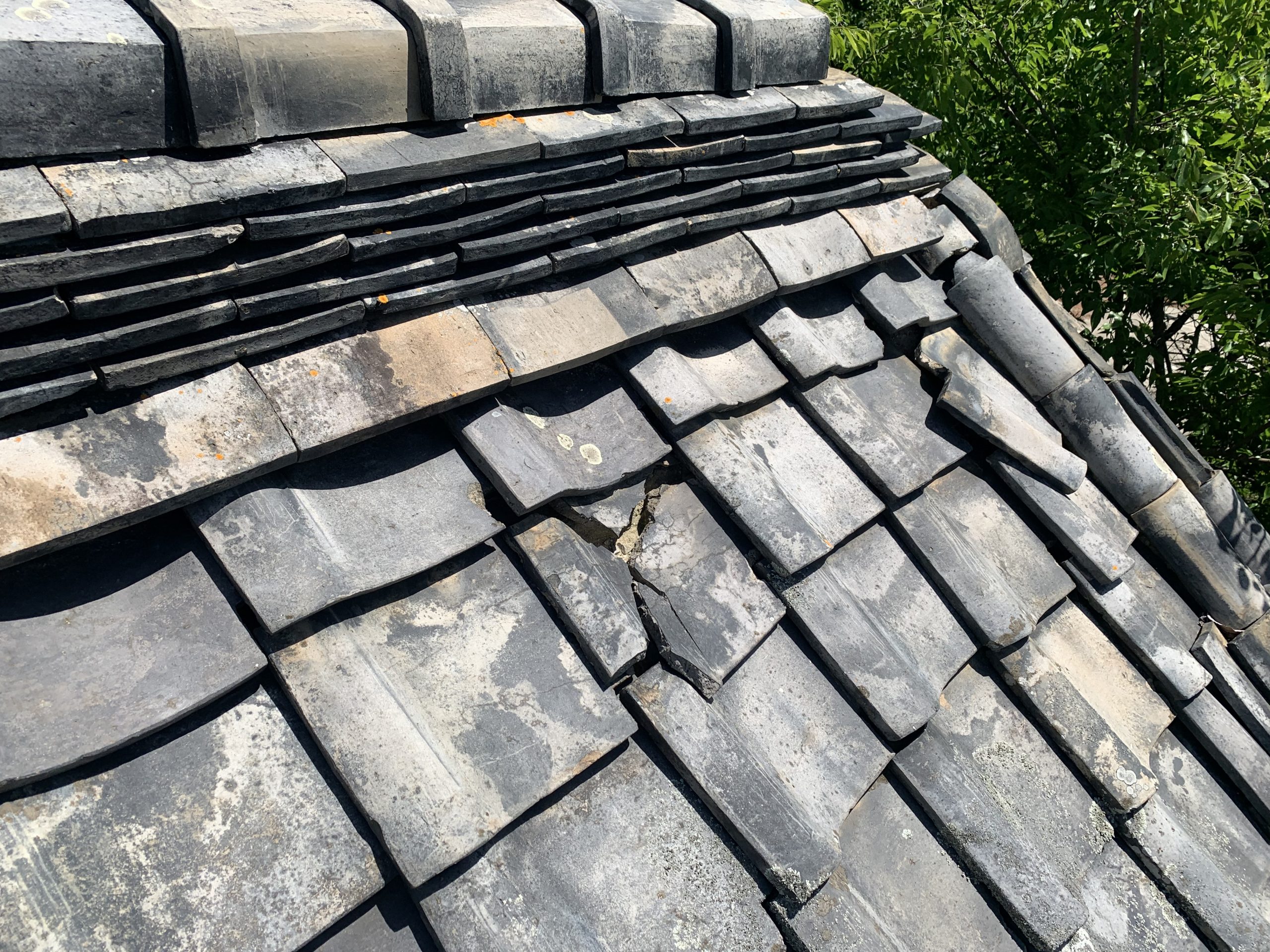 津市の雨漏り発生の瓦屋根