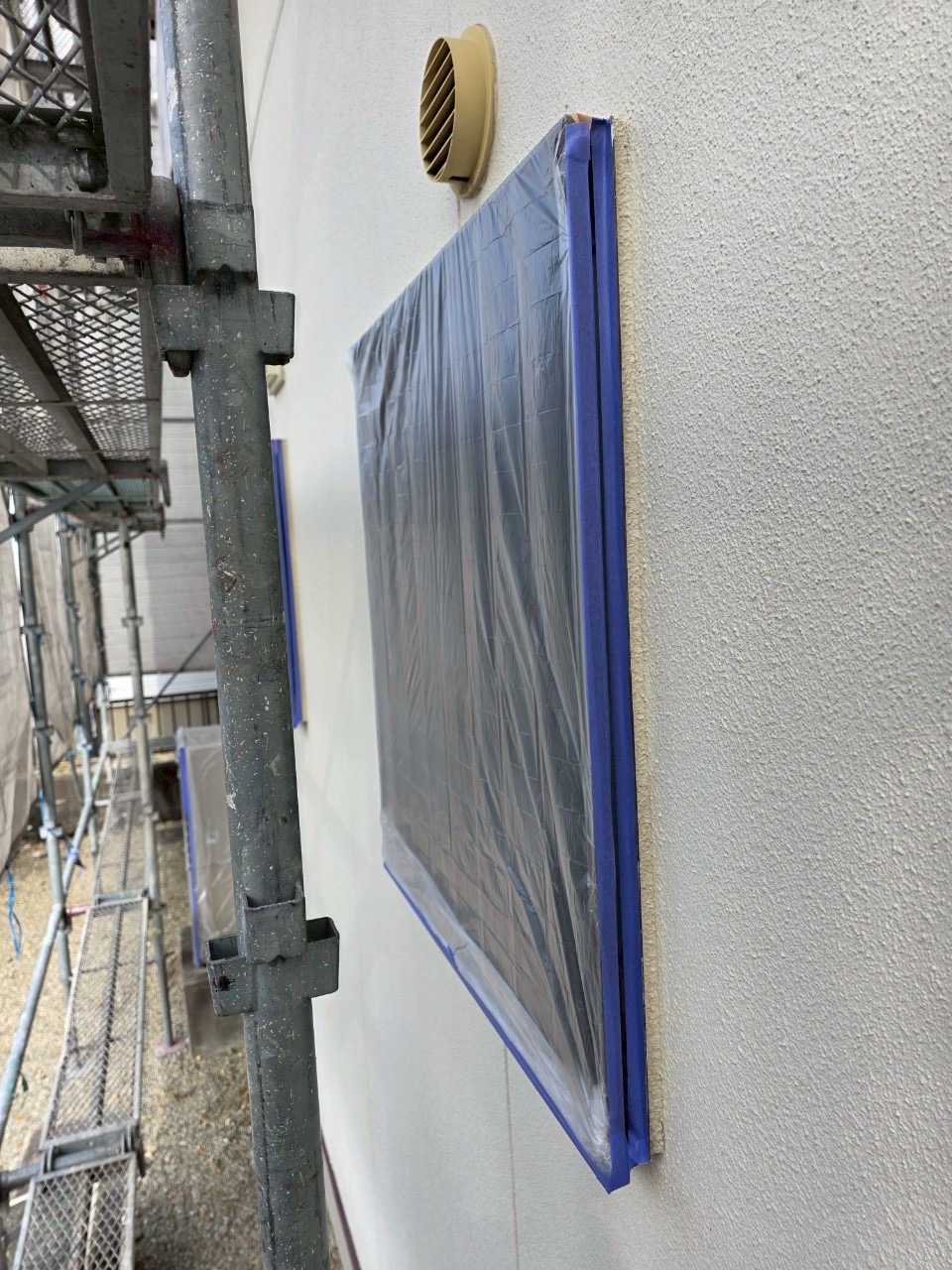 四日市市で2回目の外壁塗装にプレミアムシリコンを使用した施工写真