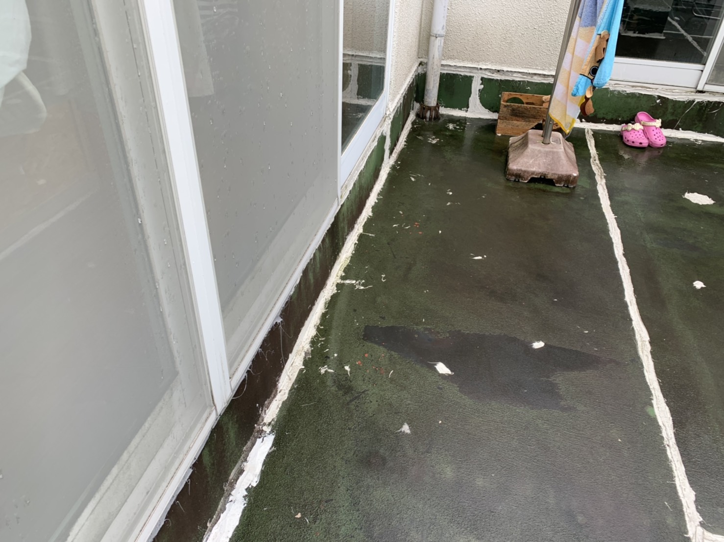 桑名市のシート防水劣化状況