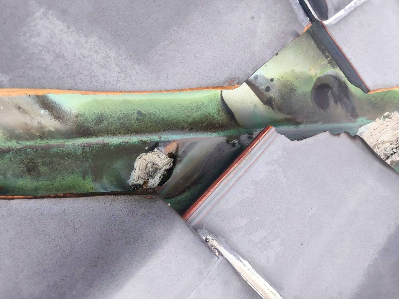 東員町谷樋からの雨漏り