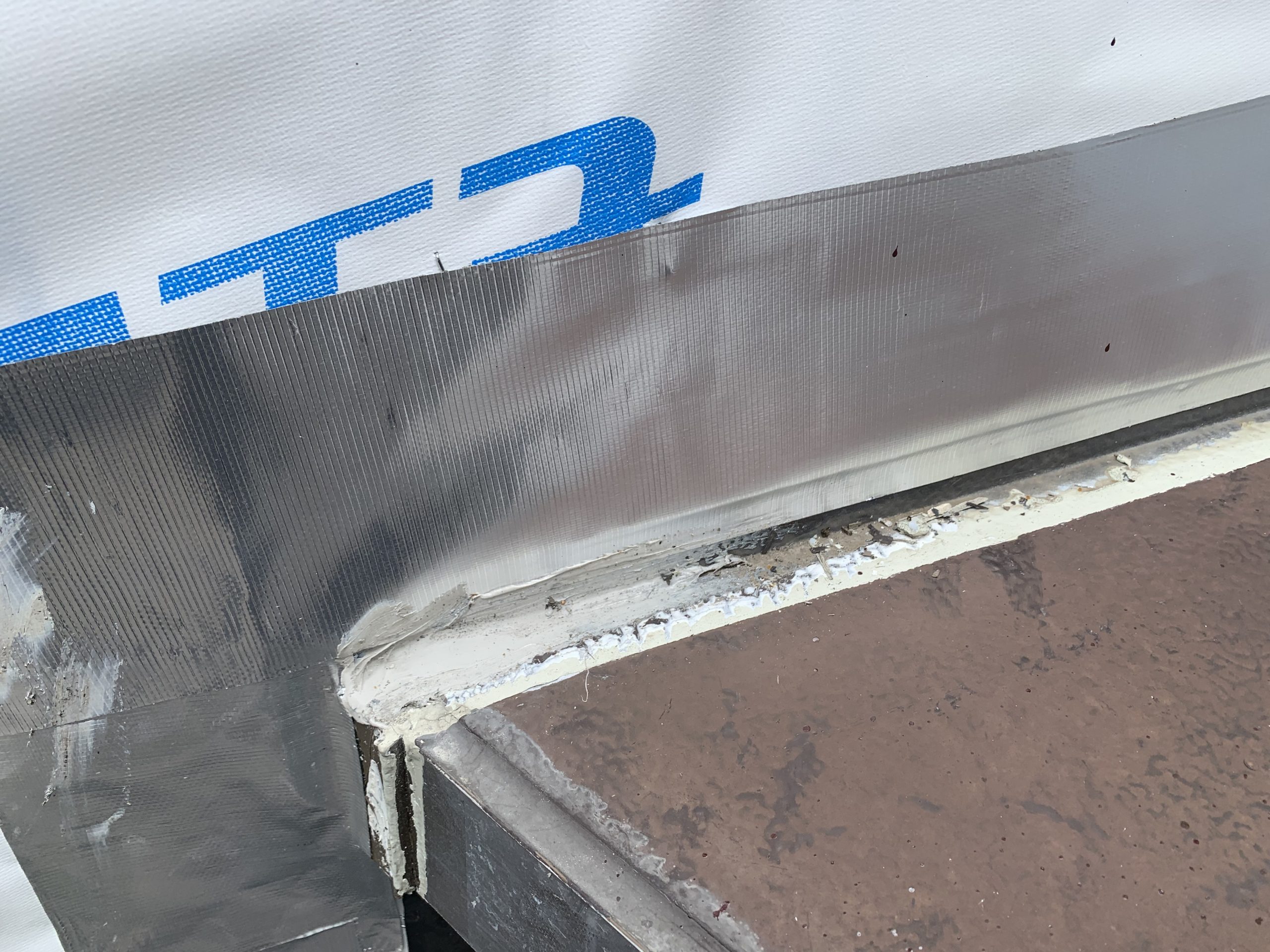 桑名屋根以外の雨漏り