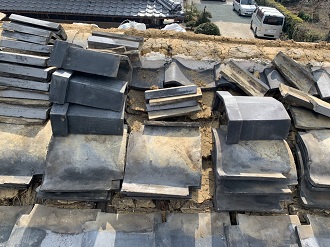 瓦の撤去