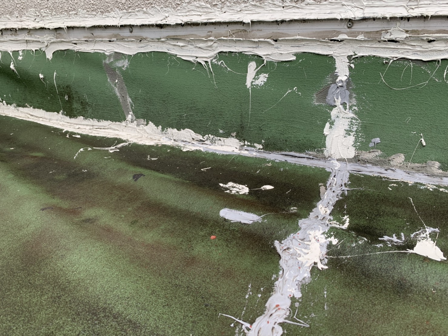 桑名市のシート防水劣化状況