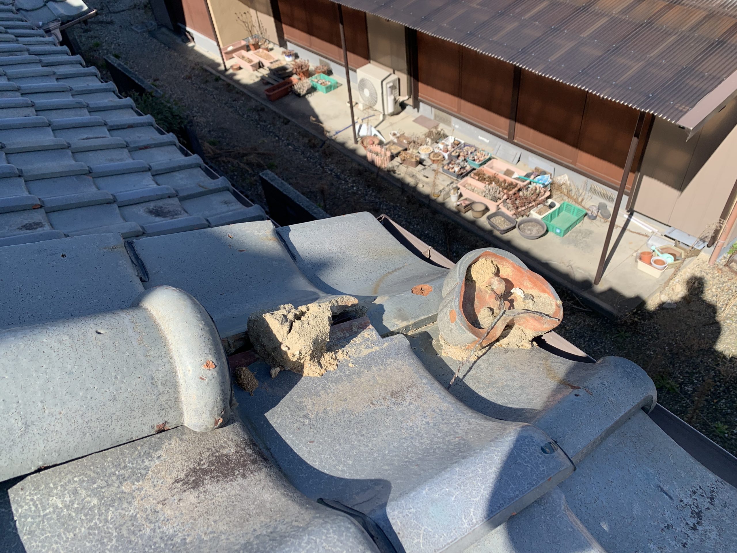 四日市市の雪害による瓦の落下