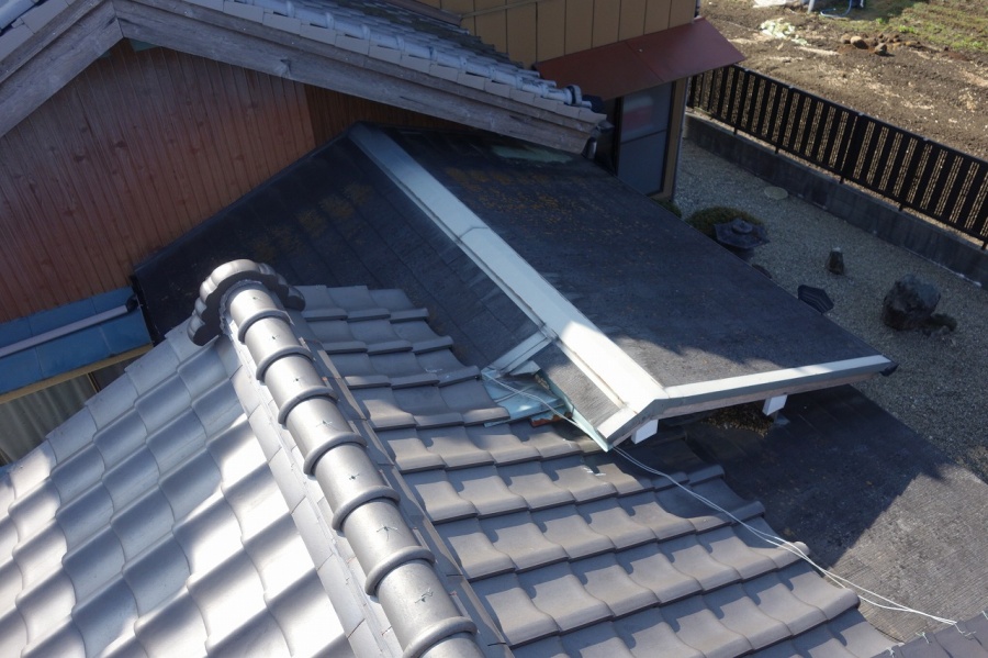 カラーベスト　和瓦　棟違い