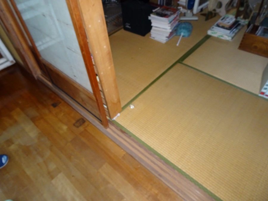 床雨漏り染み　街の屋根やさん四日市店　津市