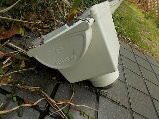 雨樋飛散　集水器　街の屋根やさん四日市店　津市