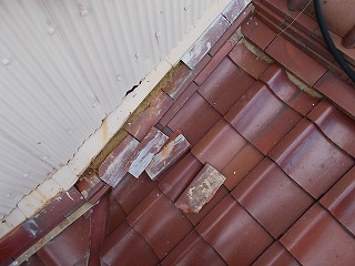 漆喰剥がれ　街の屋根やさん四日市店