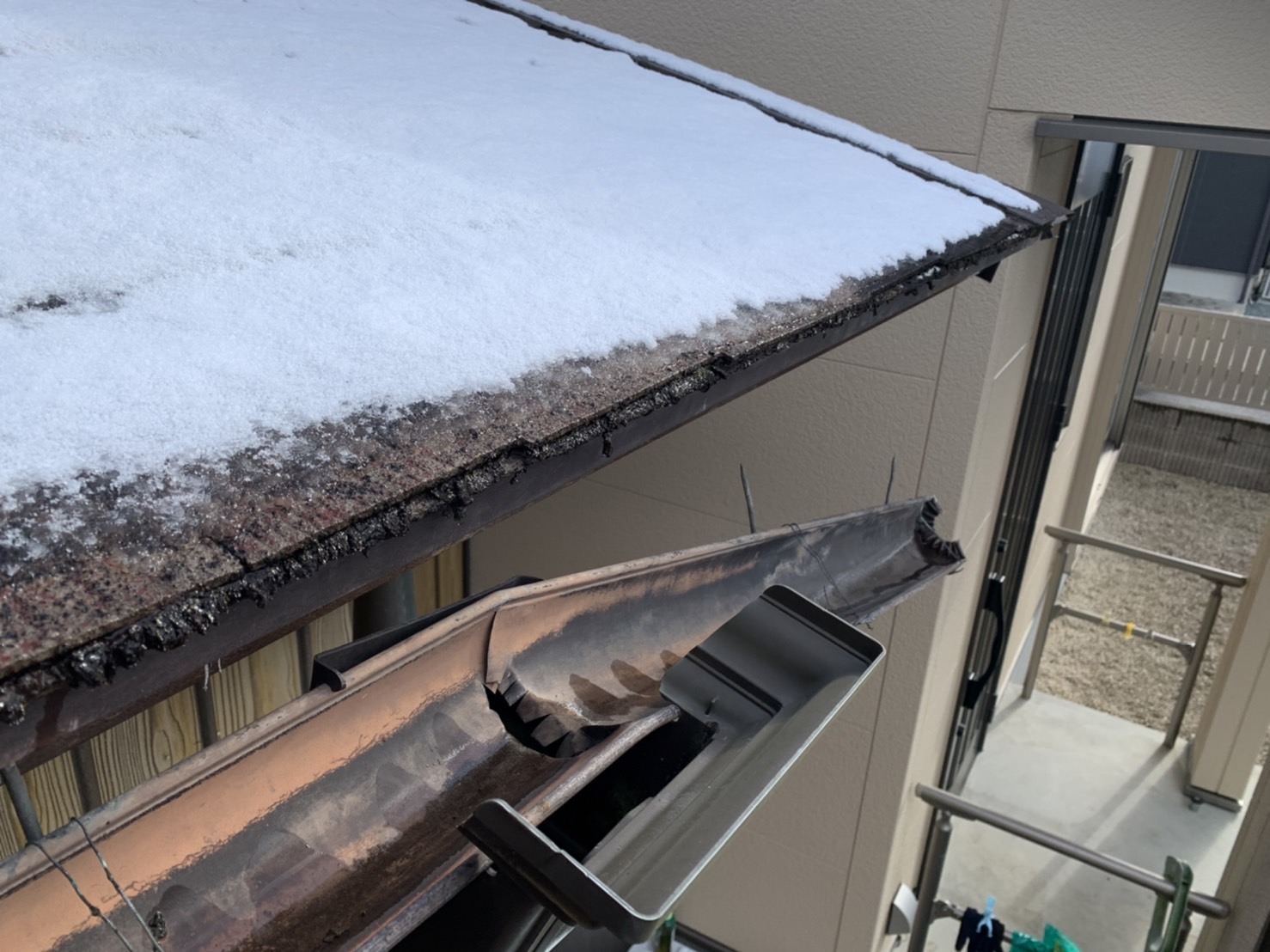 鈴鹿市の雪害、雨樋破損