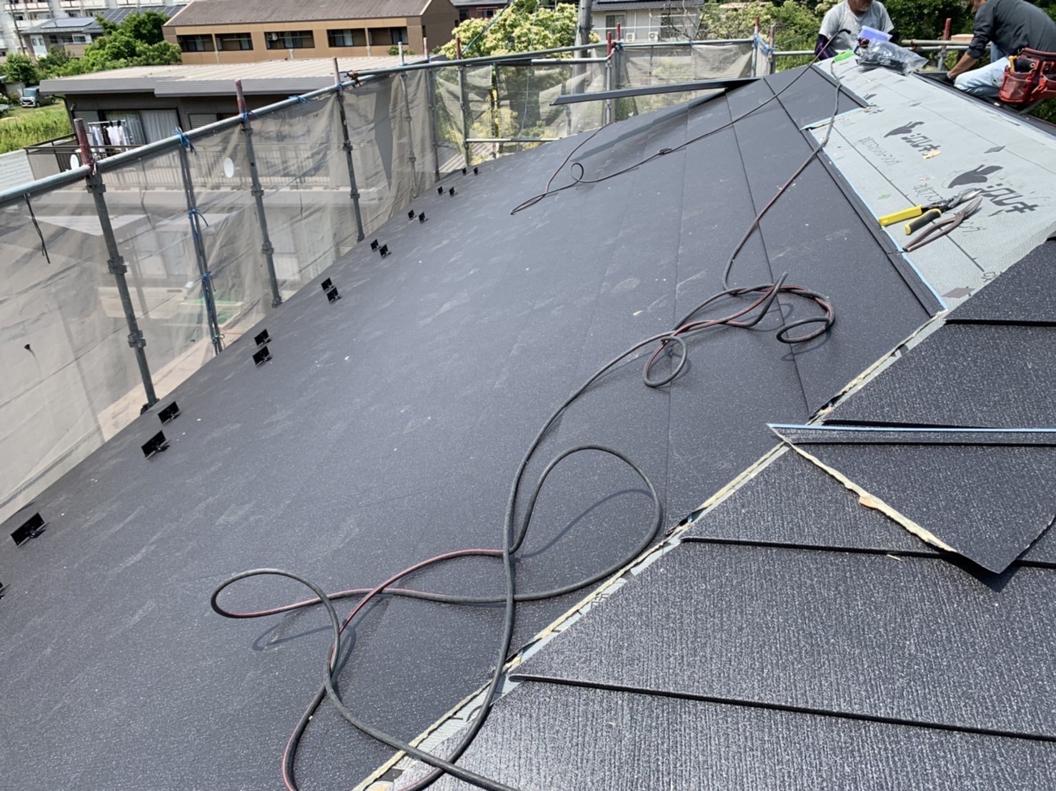 鈴鹿市のスーパーガルテクト施工中