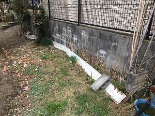 幕板飛散　街の屋根やさん四日市店