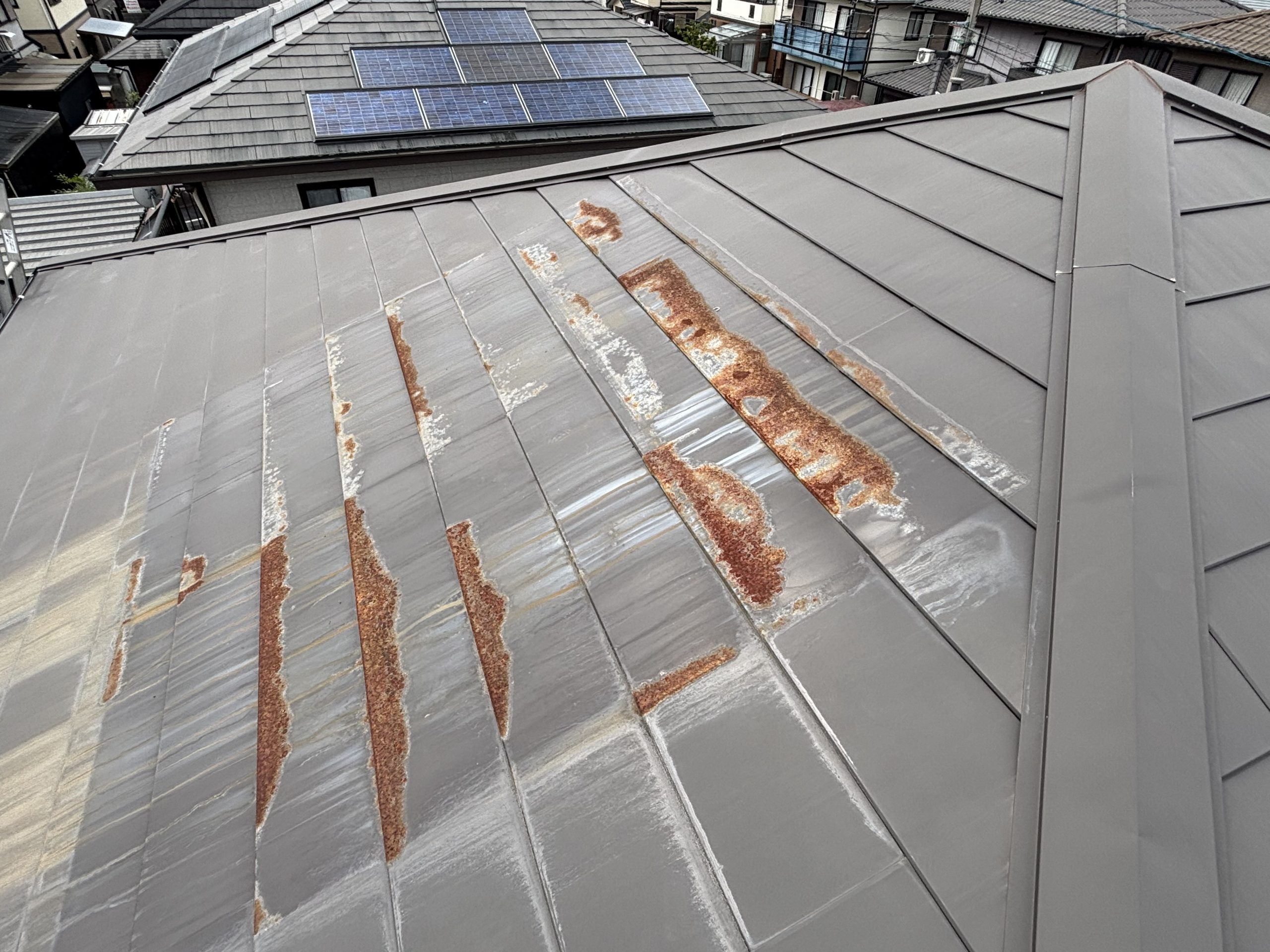 四日市市錆びた横暖ルーフ