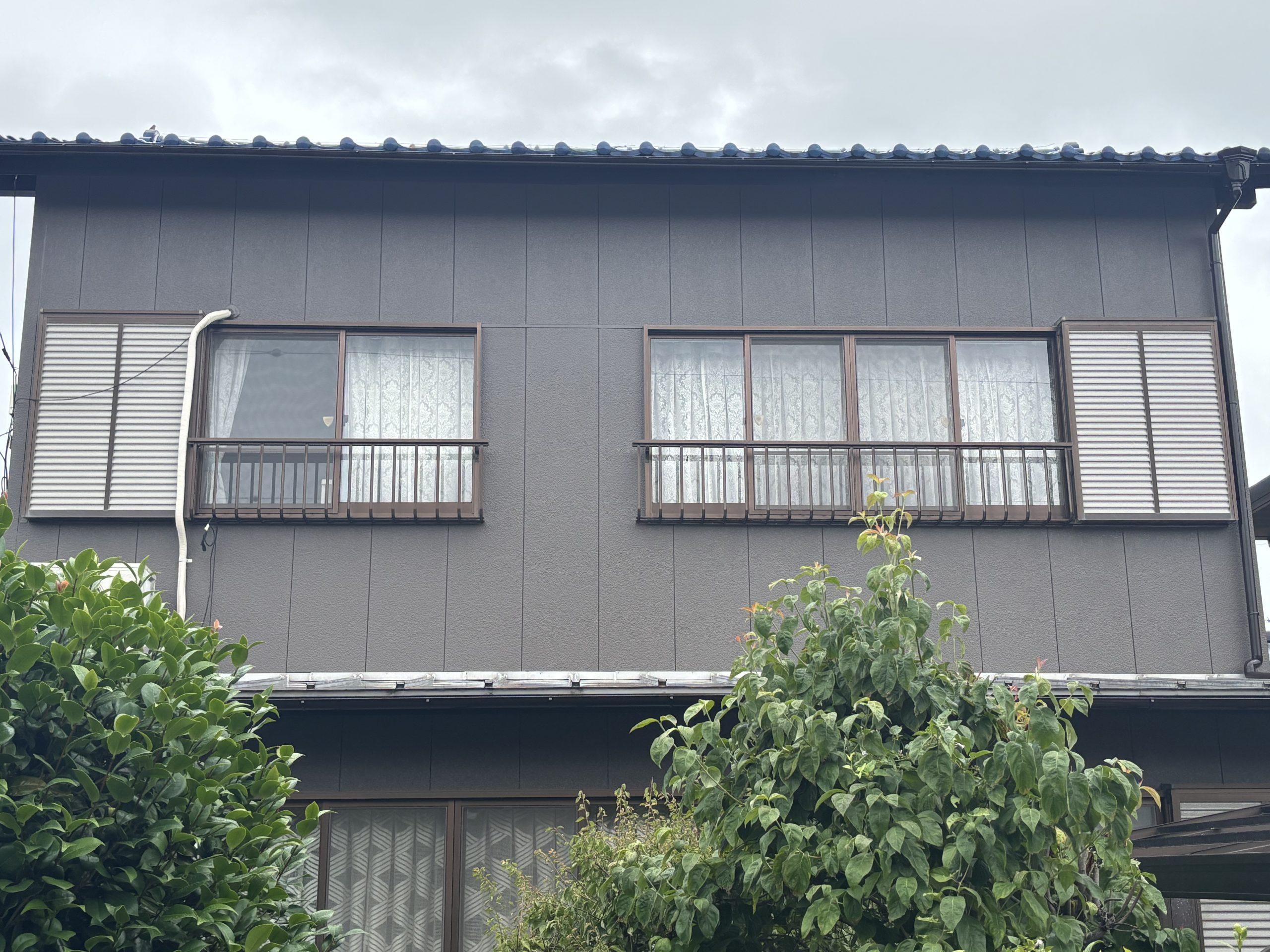 プレミアムシリコンで仕上げた外壁塗装後の様子（桑名市）