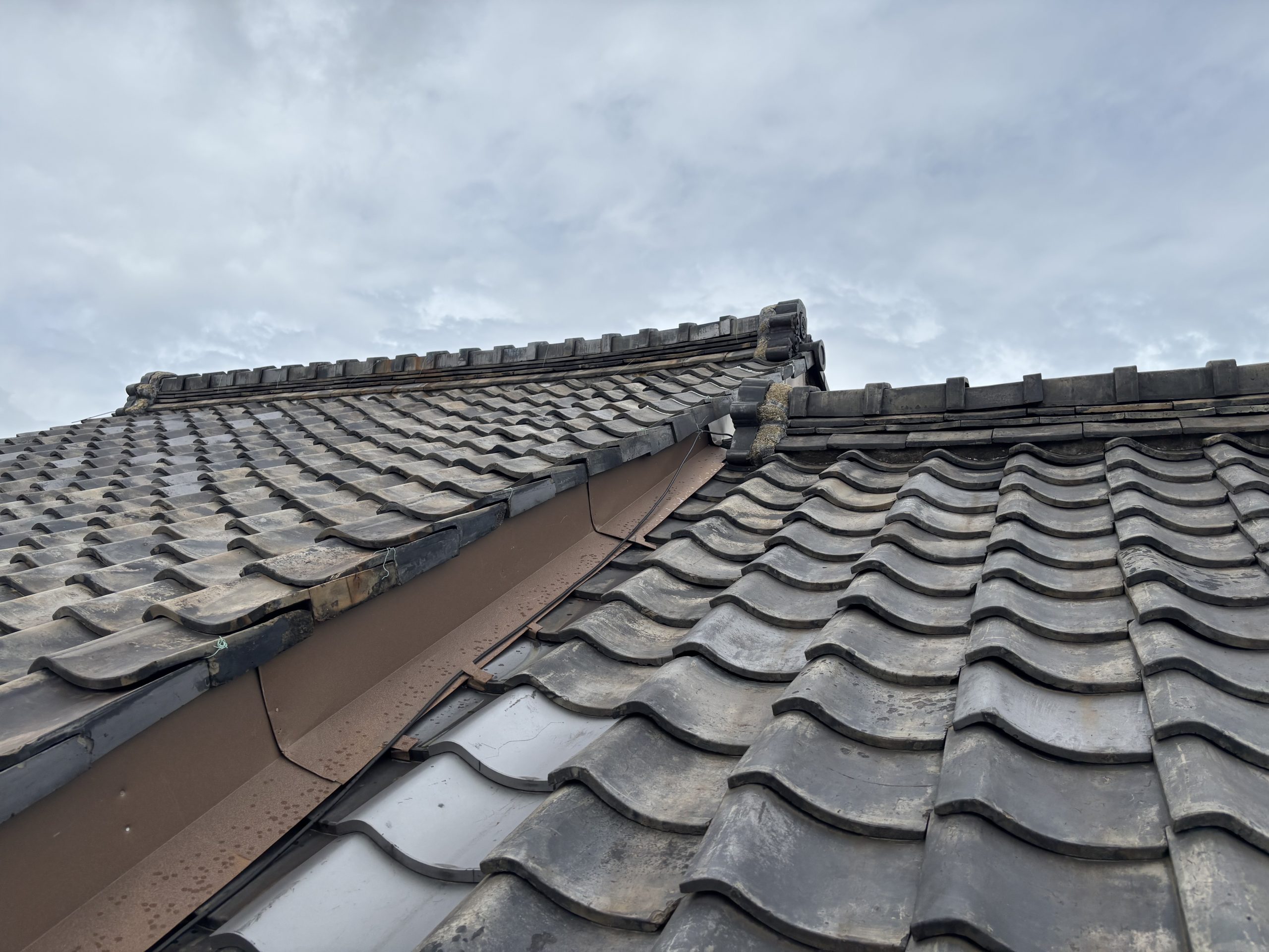 築50年以上の桑名市の和瓦屋根の全景