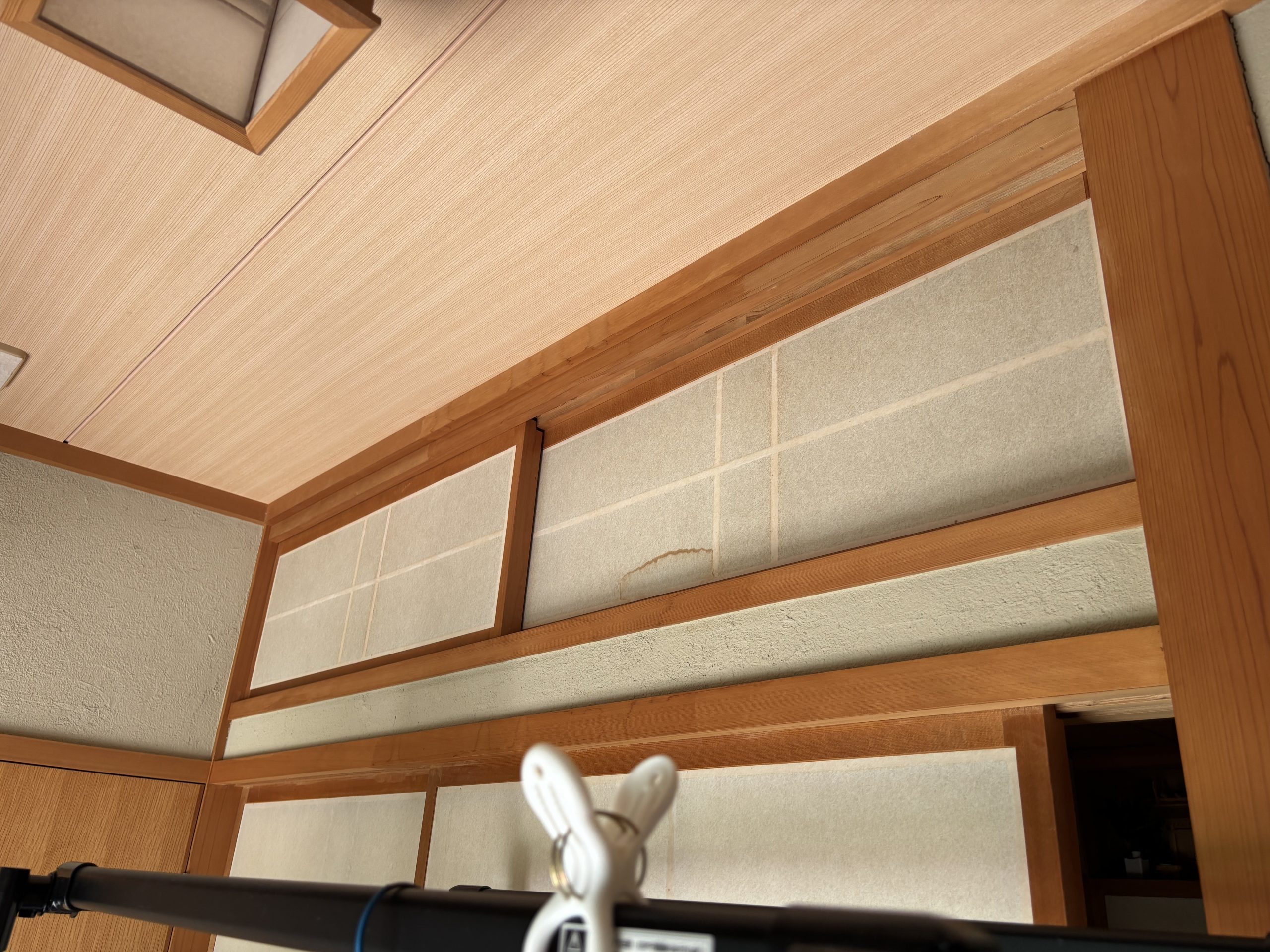 　「菰野町の中古住宅ベランダに見られたFRP防水のひび割れ」