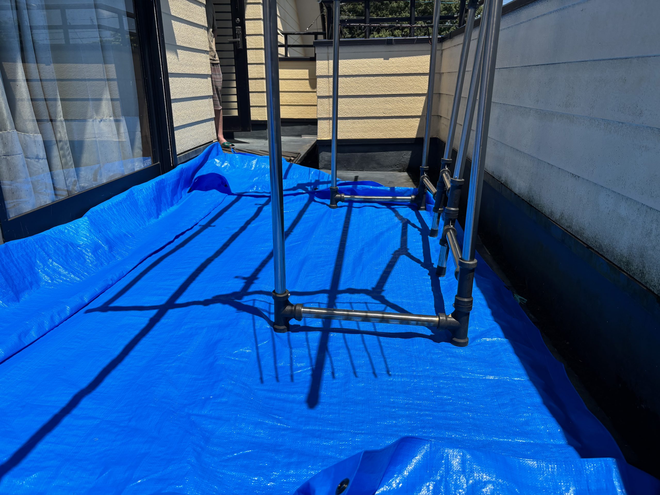 防水層の劣化によりフカフカになった床の状態いなべ市